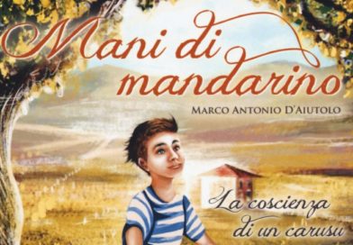 Intervista a Marco Antonio D’Aiutolo, autore di ‘Mani di mandarino – La coscienza di un carusu’: “Il mio romanzo è un esperimento filosofico-morale”